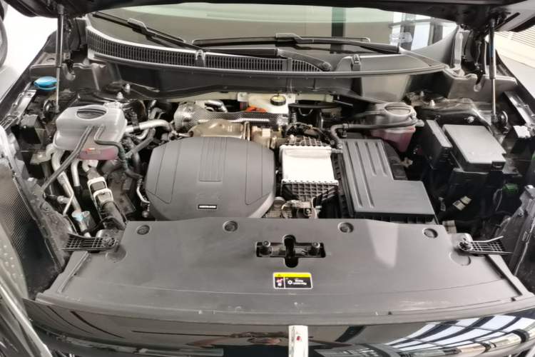 Used Hongqi HS3 PHEV 2025 Model 125km Jingwei PLUS 2 Millionth Anniversary Edition Engine Bay
