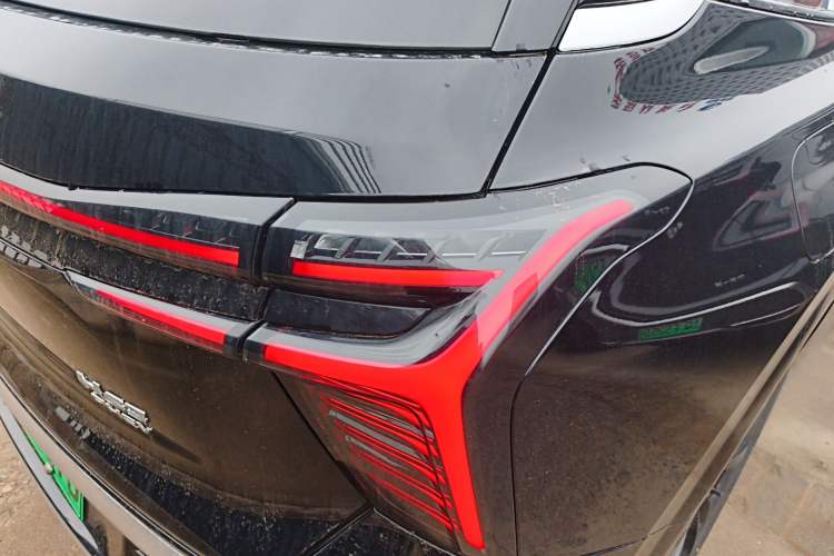 Used Hongqi HS3 PHEV 2025 Model 125km Jingwei 2 Millionth Anniversary Edition Exterior 3