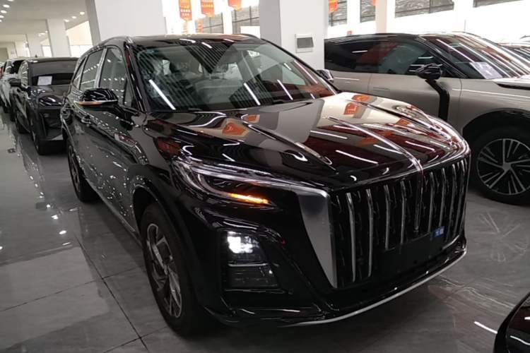 Used Hongqi HS3 PHEV 2025 Model 117km Jingwei Edition Front Right 45 Deg