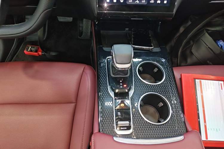 Used Hongqi HS3 PHEV 2025 Model 125km Jingwei 2 Millionth Anniversary Edition Gear Lever