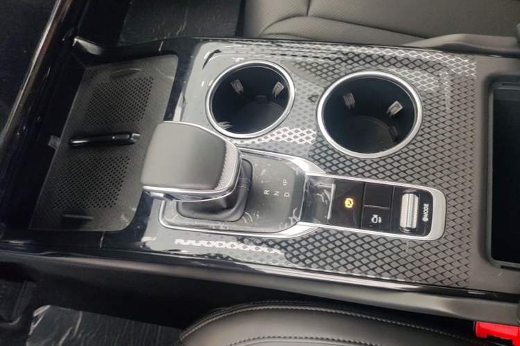 Used Hongqi HS3 PHEV 2025 Model 117km Jingwei Edition Gear Lever