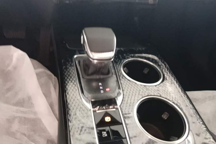 Used Hongqi HS3 PHEV 2025 Model 125km Jingwei 2 Millionth Anniversary Edition Gear Lever