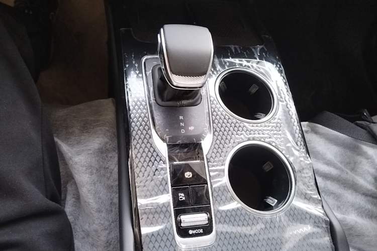 Used Hongqi HS3 PHEV 2025 Model 117km Jingwei Edition Gear Lever