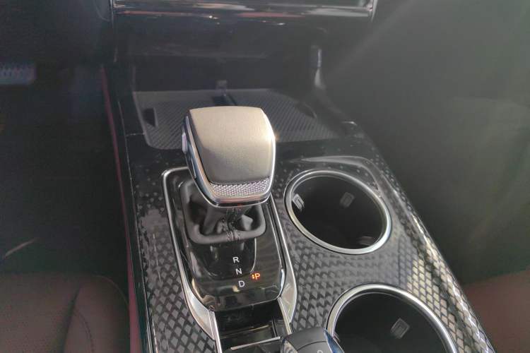 Used Hongqi HS3 PHEV 2025 Model PHEV 117km Jingwei PLUS Edition Gear Lever