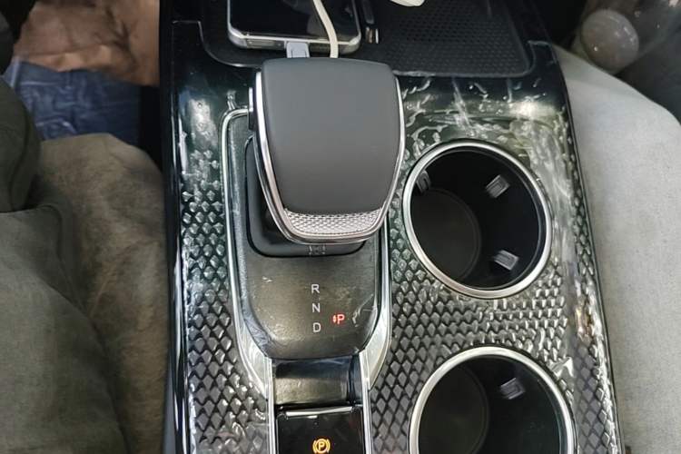 Used Hongqi HS3 PHEV 2025 Model 125km Jingwei 2 Millionth Anniversary Edition Gear Lever