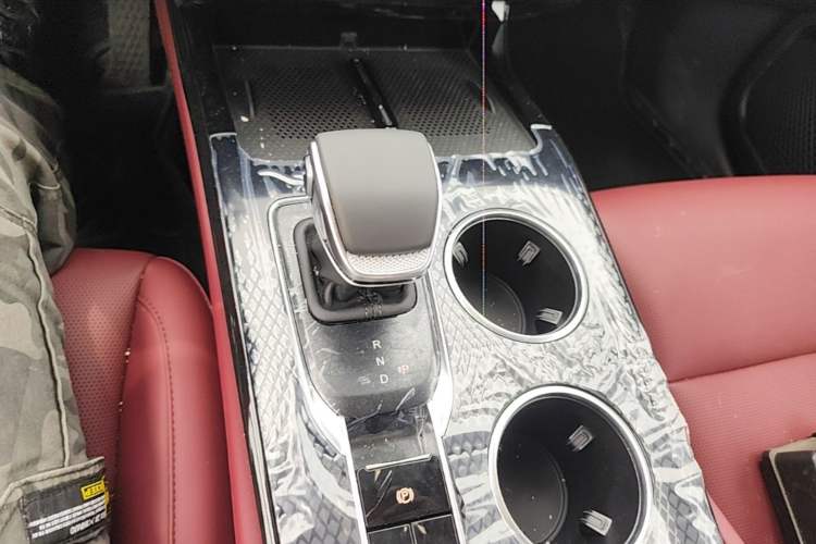 Used Hongqi HS3 PHEV 2025 Model 117km Jingwei Edition Gear Lever