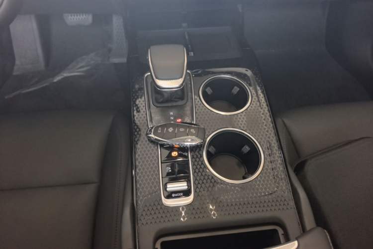 Used Hongqi HS3 PHEV 2025 Model PHEV 117km Jingwei PLUS Edition Gear Lever
