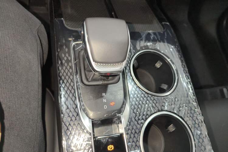 Used Hongqi HS3 PHEV 2025 Model 117km Jingwei Edition Gear Lever