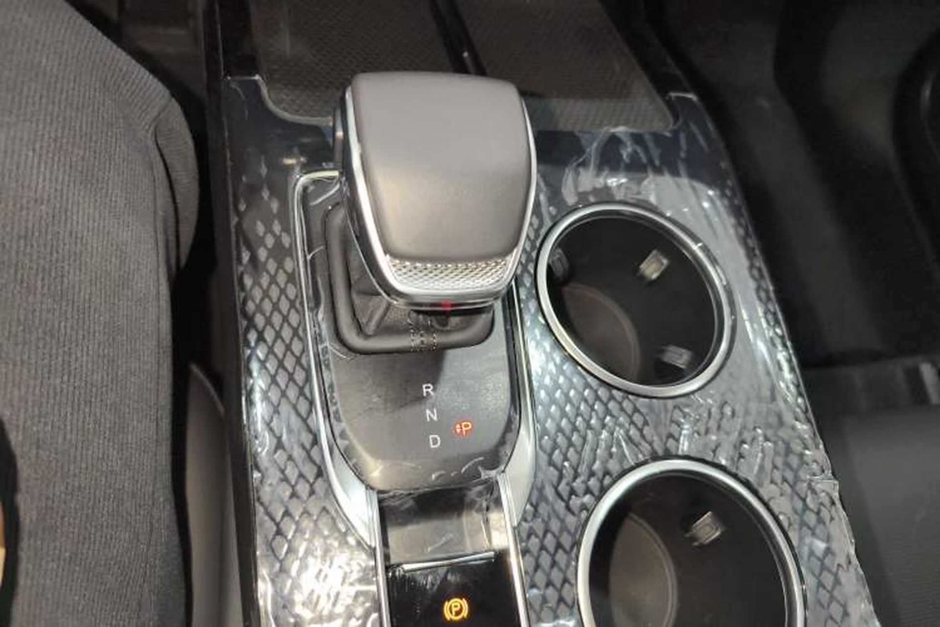 Used Hongqi HS3 PHEV 2025 Model 117km Jingwei Edition Gear Lever