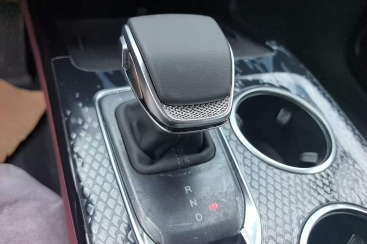 Used Hongqi HS3 PHEV 2025 Model 125km Jingwei 2 Millionth Anniversary Edition Gear Lever