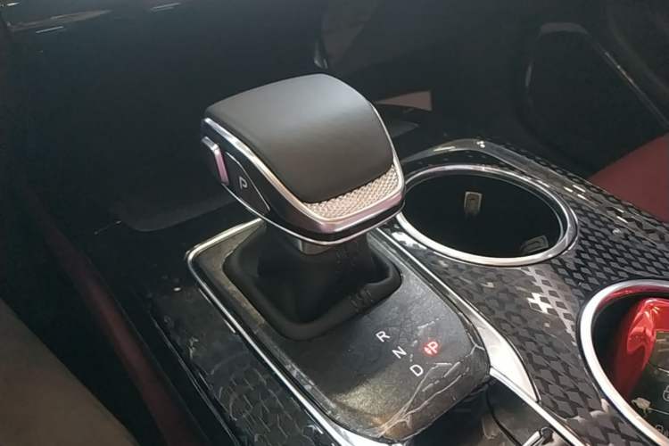 Used Hongqi HS3 PHEV 2025 Model 125km Jingwei 2 Millionth Anniversary Edition Gear Lever