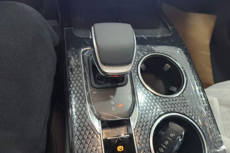 Used Hongqi HS3 PHEV 2025 Model PHEV 117km Jingwei PLUS Edition Gear Lever