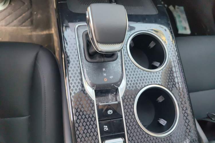 Used Hongqi HS3 PHEV 2025 Model 117km Jingwei Edition Gear Lever