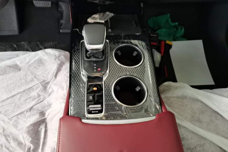 Used Hongqi HS3 PHEV 2025 Model 125km Jingwei PLUS 2 Millionth Anniversary Edition Gear Lever