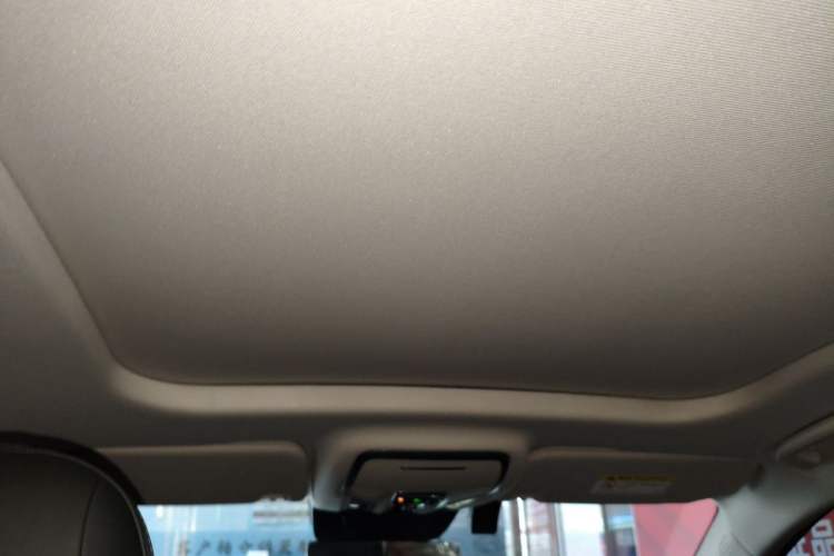 Used Hongqi HS3 PHEV 2025 Model 125km Jingwei 2 Millionth Anniversary Edition Headliner