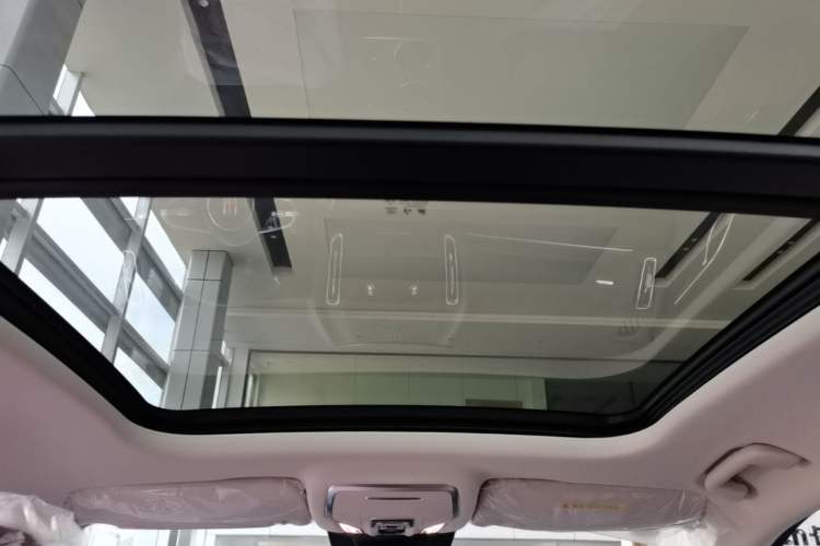 Used Hongqi HS3 PHEV 2025 Model 125km Jingwei PLUS 2 Millionth Anniversary Edition Headliner