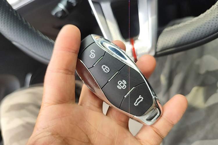 Used Hongqi HS3 PHEV 2025 Model 117km Jingwei Edition Interior 1
