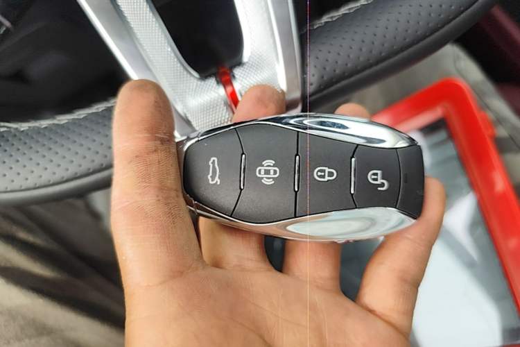 Used Hongqi HS3 PHEV 2025 Model 117km Jingwei Edition Interior 1