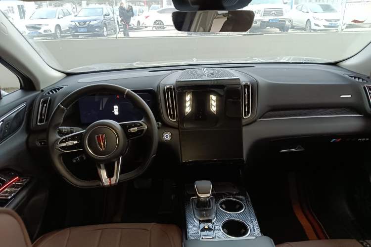 Used Hongqi HS3 PHEV 2025 Model 117km Jingwei Edition Interior 2