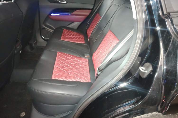 Used Hongqi HS3 PHEV 2025 Model 117km Jingwei Edition Interior 5