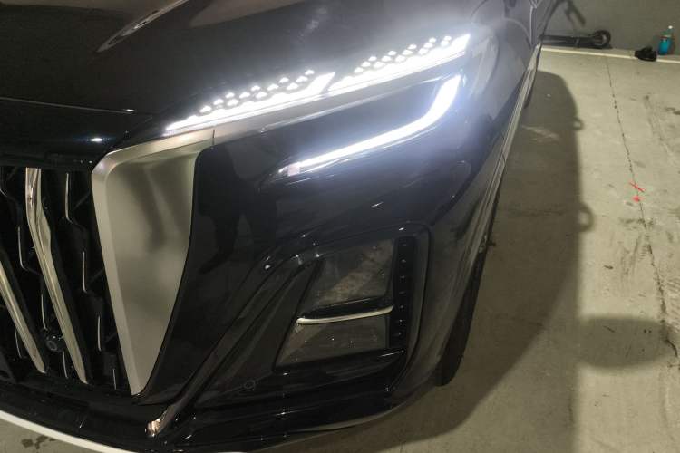 Used Hongqi HS3 PHEV 2025 Model 125km Jingwei PLUS 2 Millionth Anniversary Edition Left Front Headlight