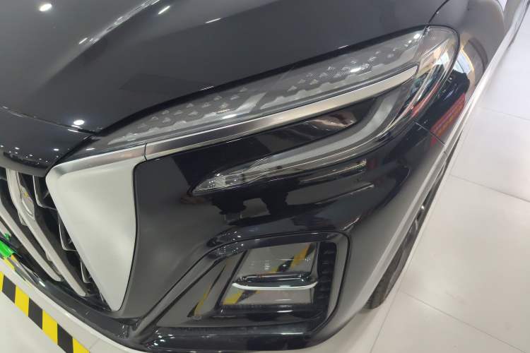 Used Hongqi HS3 PHEV 2025 Model PHEV 117km Jingwei PLUS Edition Left Front Headlight