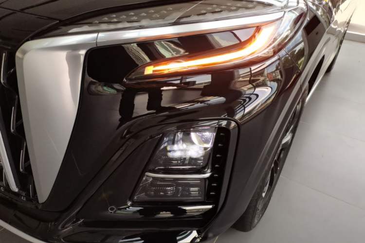 Used Hongqi HS3 PHEV 2025 Model 125km Jingwei PLUS 2 Millionth Anniversary Edition Left Front Headlight