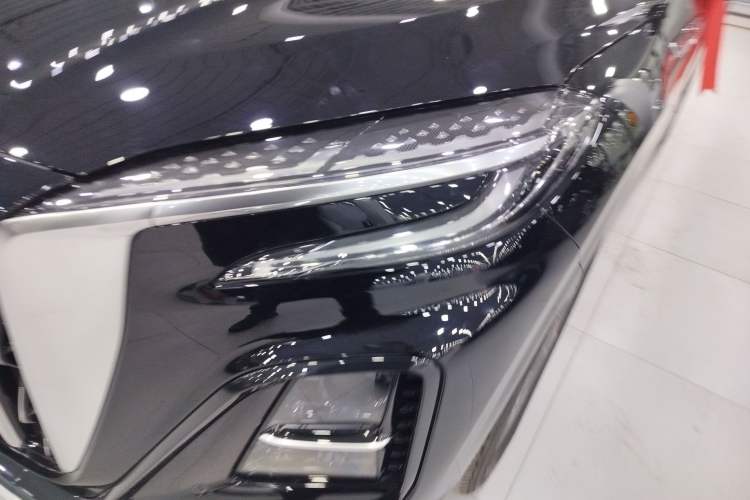 Used Hongqi HS3 PHEV 2025 Model 125km Jingwei 2 Millionth Anniversary Edition Left Front Headlight