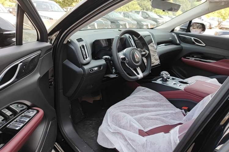 Used Hongqi HS3 PHEV 2025 Model 125km Jingwei 2 Millionth Anniversary Edition Left Front Seat