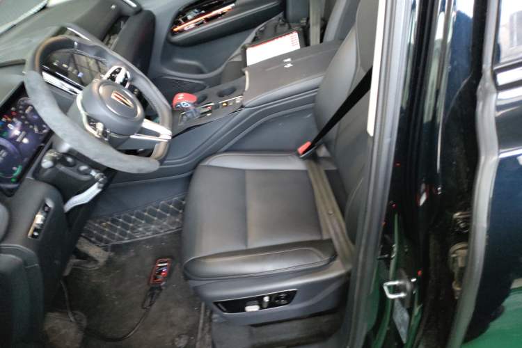 Used Hongqi HS3 PHEV 2025 Model 125km Jingwei PLUS 2 Millionth Anniversary Edition Left Front Seat