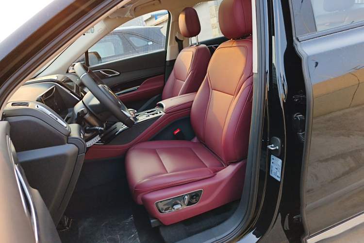 Used Hongqi HS3 PHEV 2025 Model 125km Jingwei PLUS 2 Millionth Anniversary Edition Left Front Seat