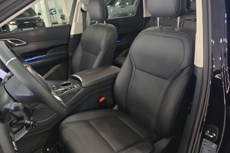 Used Hongqi HS3 PHEV 2025 Model 125km Jingwei 2 Millionth Anniversary Edition Left Front Seat
