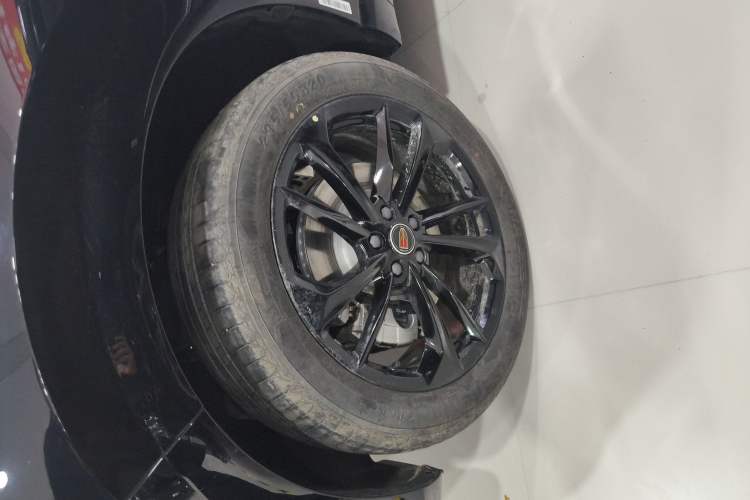 Used Hongqi HS3 PHEV 2025 Model PHEV 117km Jingwei PLUS Edition Left Front Wheel Hub
