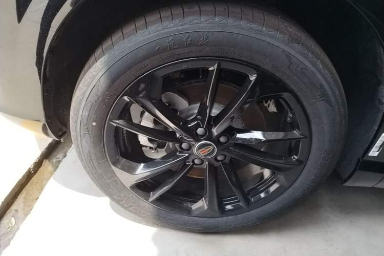 Used Hongqi HS3 PHEV 2025 Model 117km Jingwei Edition Left Front Wheel Hub