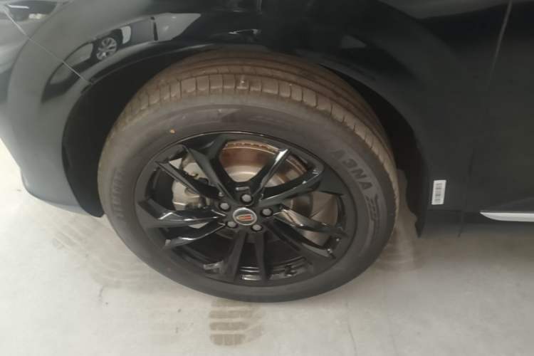 Used Hongqi HS3 PHEV 2025 Model 125km Jingwei PLUS 2 Millionth Anniversary Edition Left Front Wheel Hub