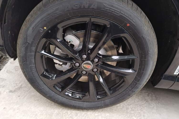 Used Hongqi HS3 PHEV 2025 Model 117km Jingwei Edition Left Front Wheel Hub