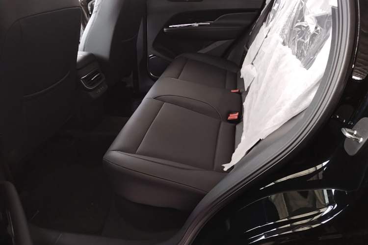Used Hongqi HS3 PHEV 2025 Model 117km Jingwei Edition Left Rear Seat