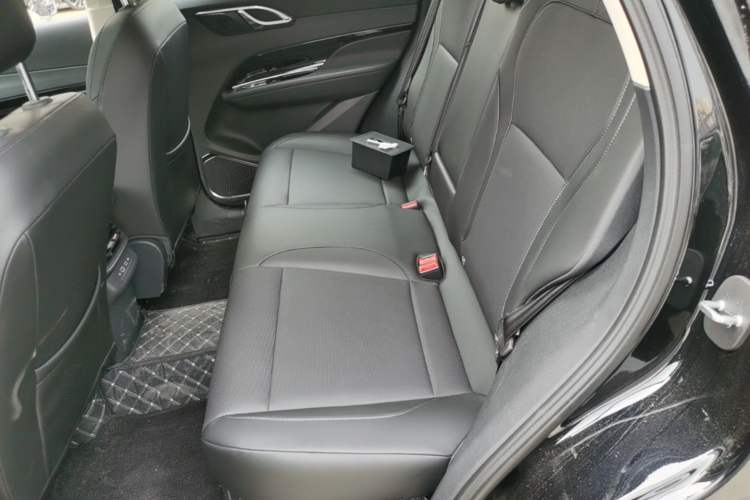Used Hongqi HS3 PHEV 2025 Model 117km Jingwei Edition Left Rear Seat
