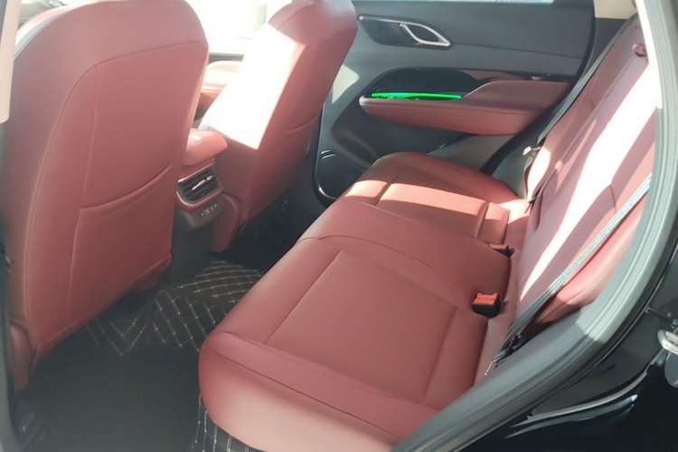 Used Hongqi HS3 PHEV 2025 Model 117km Jingwei Edition Left Rear Seat