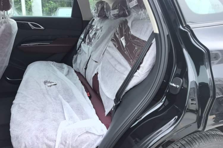 Used Hongqi HS3 PHEV 2025 Model 125km Jingwei 2 Millionth Anniversary Edition Left Rear Seat