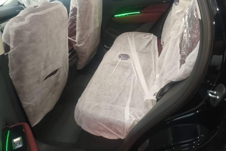 Used Hongqi HS3 PHEV 2025 Model 125km Jingwei PLUS 2 Millionth Anniversary Edition Left Rear Seat