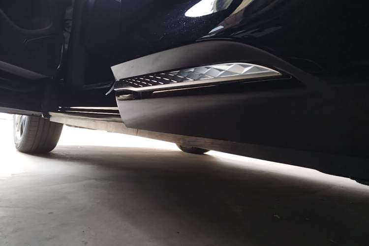 Used Hongqi HS3 PHEV 2025 Model 117km Jingwei Edition Left Side Sill