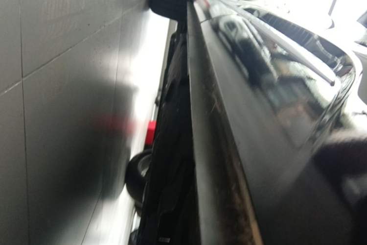 Used Hongqi HS3 PHEV 2025 Model 125km Jingwei 2 Millionth Anniversary Edition Left Side Sill