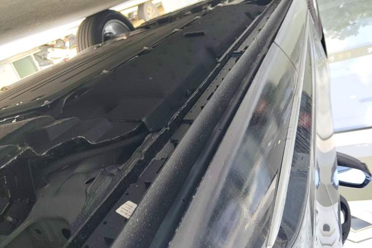 Used Hongqi HS3 PHEV 2025 Model 125km Jingwei 2 Millionth Anniversary Edition Left Side Sill
