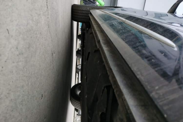 Used Hongqi HS3 PHEV 2025 Model 117km Jingwei Edition Left Side Sill