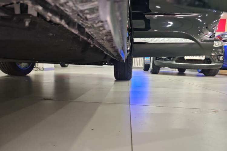 Used Hongqi HS3 PHEV 2025 Model 125km Jingwei 2 Millionth Anniversary Edition Left Side Sill