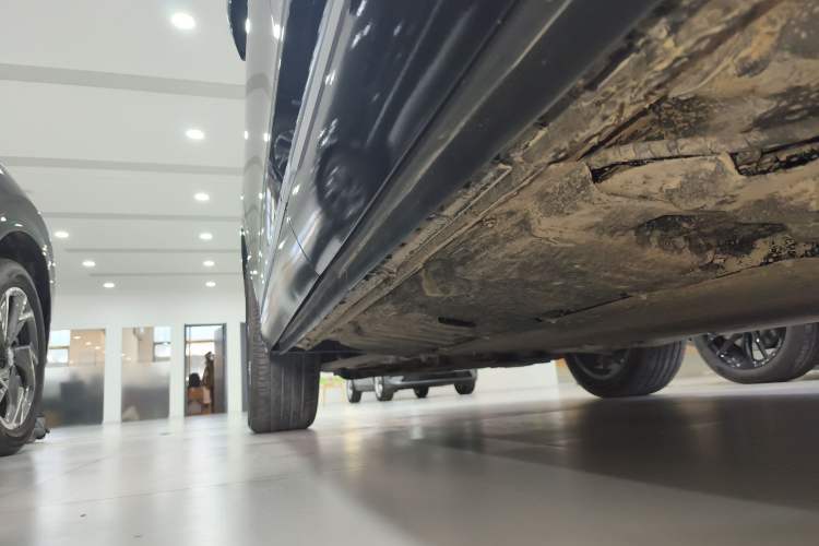 Used Hongqi HS3 PHEV 2025 Model 117km Jingwei Edition Left Side Sill