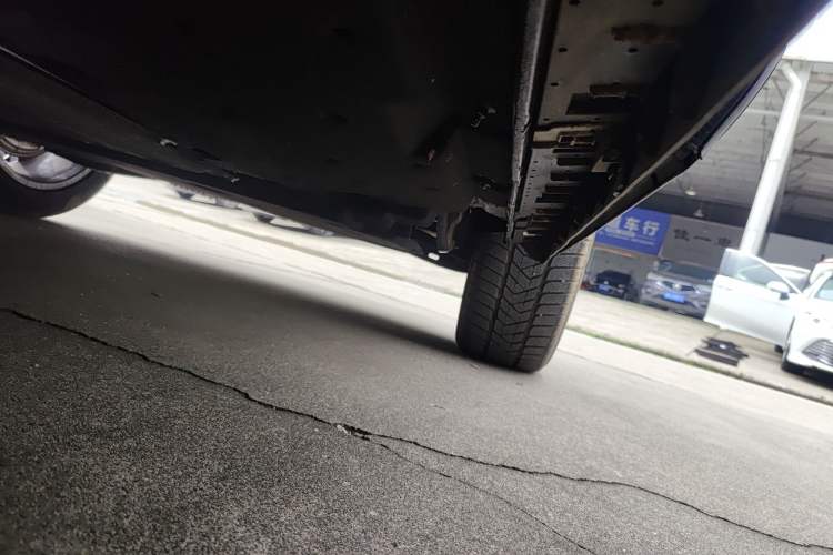 Used Hongqi HS3 PHEV 2025 Model 117km Jingwei Edition Left Side Sill