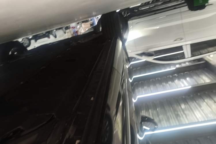Used Hongqi HS3 PHEV 2025 Model 125km Jingwei PLUS 2 Millionth Anniversary Edition Left Side Sill