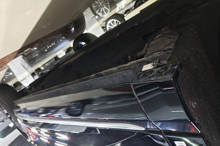 Used Hongqi HS3 PHEV 2025 Model PHEV 117km Jingwei PLUS Edition Left Side Sill